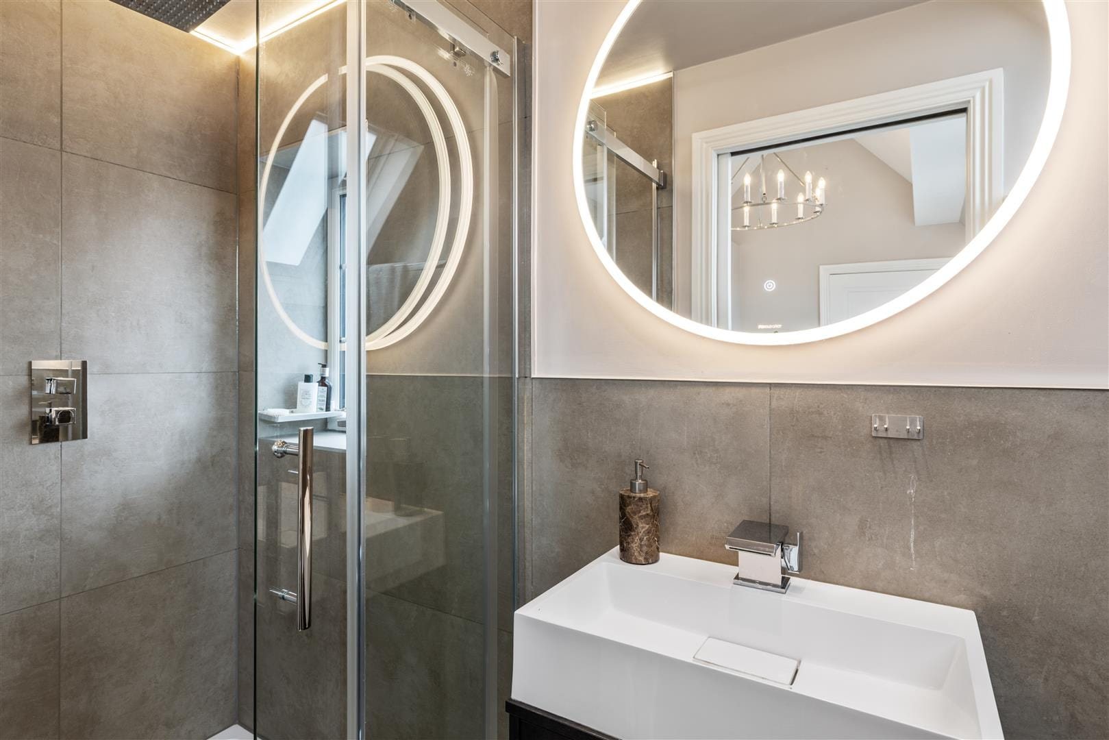 Loft Suite — image 4