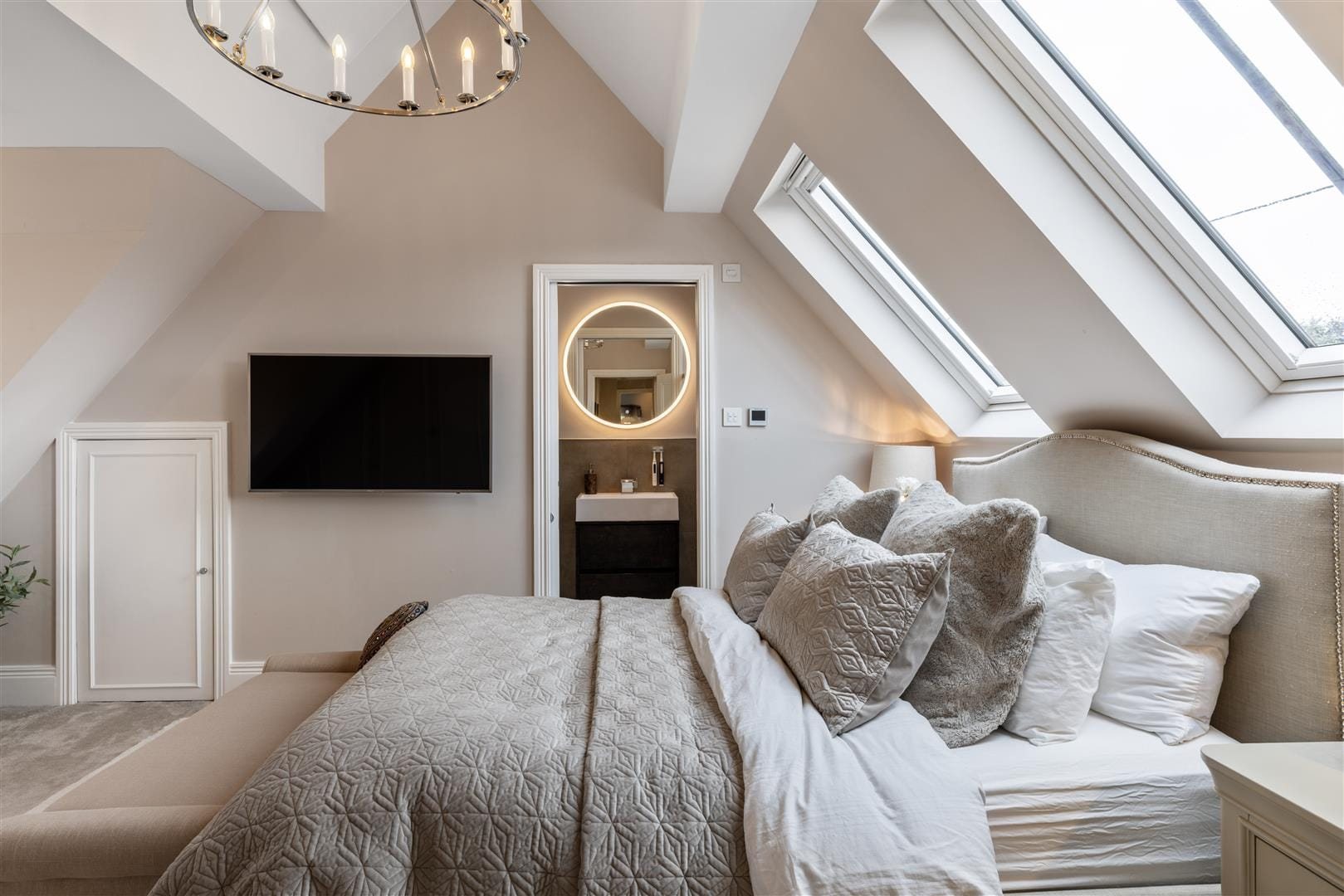 Loft Suite — image 3